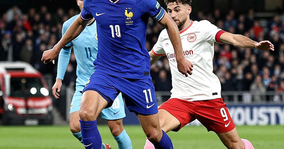 Bruno Fernandes: 'Báu vật vô giá' hay quả bom lương của Manchester United?