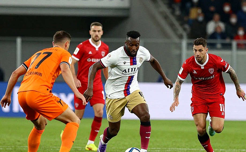 Bạo lực sân cỏ V-League 2026-2027: thẻ đỏ bị bỏ sót và bài toán kỷ cương chưa có đáp án