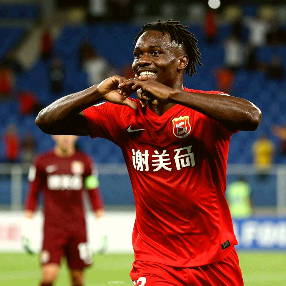 Ayari, Galatasaray và điều khoản gia hạn chưa kích hoạt: một thương vụ bị gọi sai tên